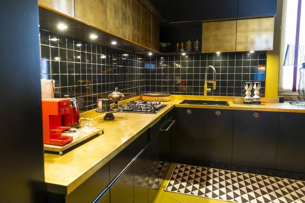 Luxury Bohemian Suite With Private Garden In Milaan Buitenkant foto