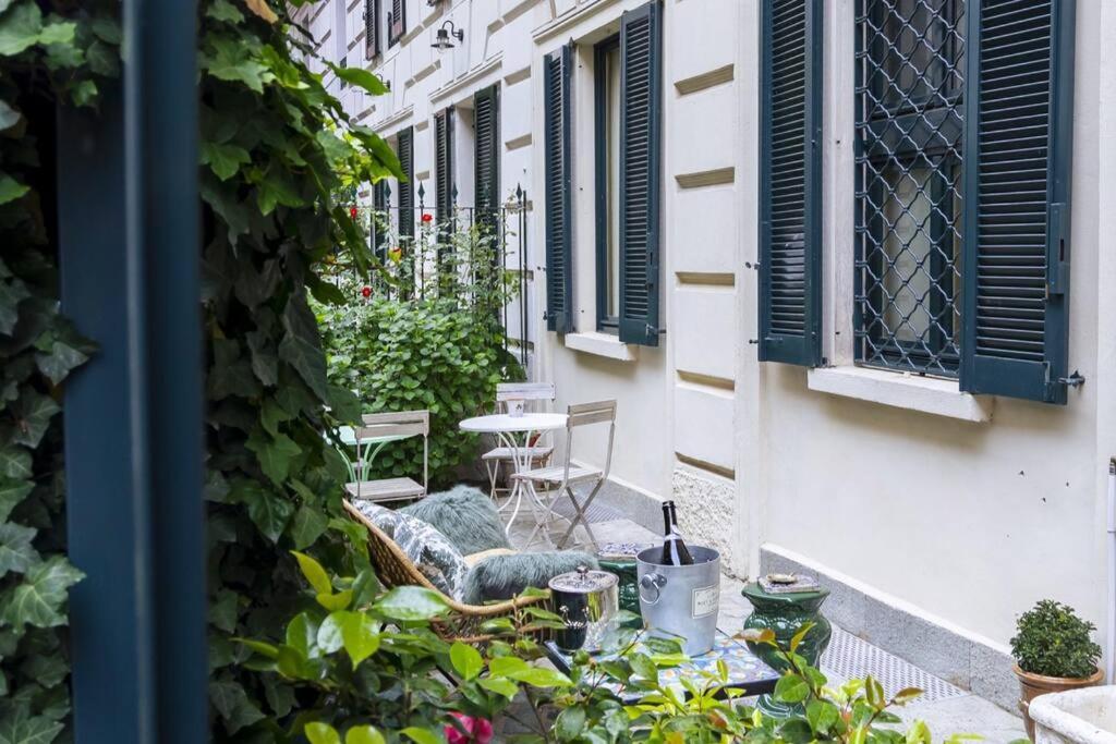 Luxury Bohemian Suite With Private Garden In Milaan Buitenkant foto