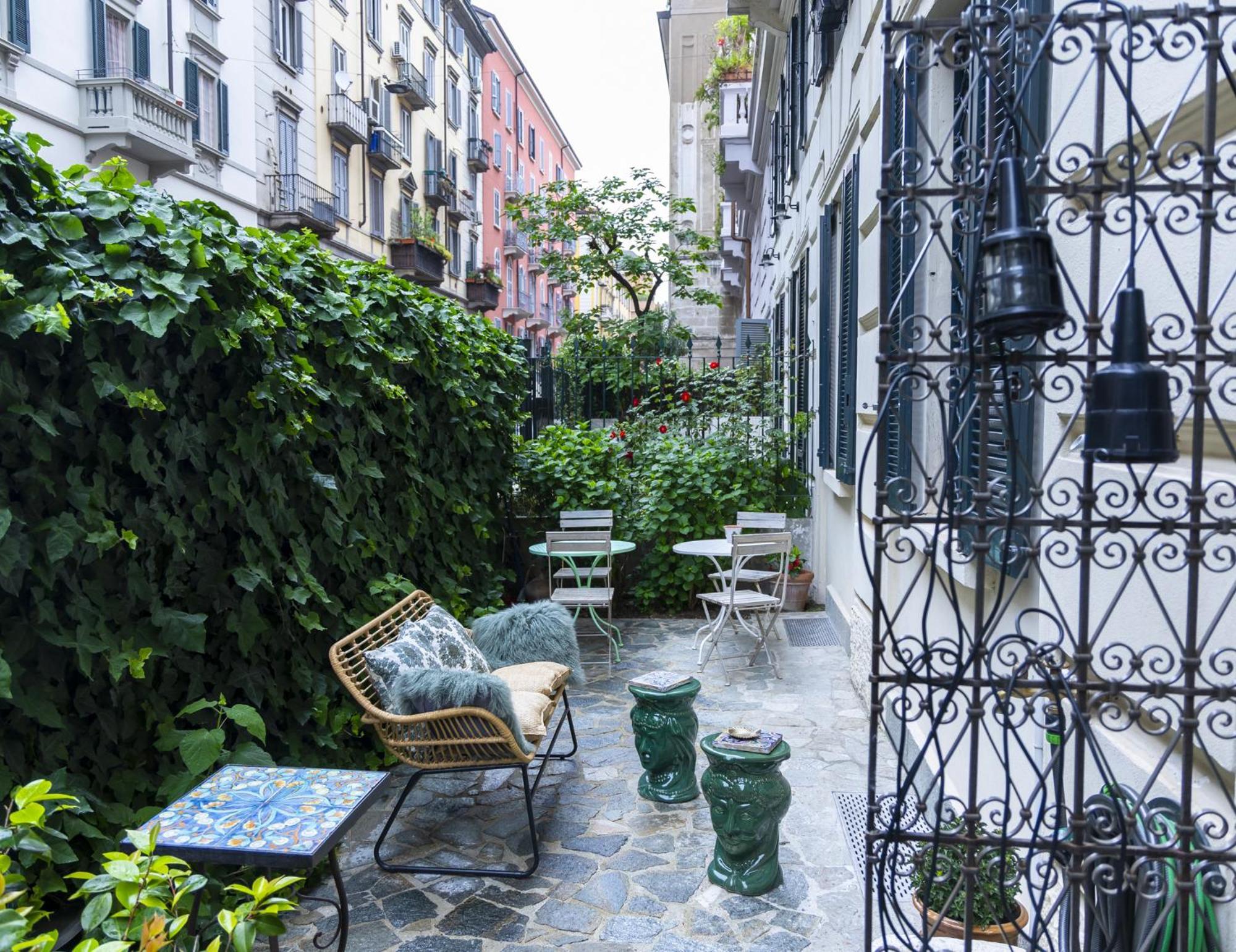 Luxury Bohemian Suite With Private Garden In Milaan Buitenkant foto